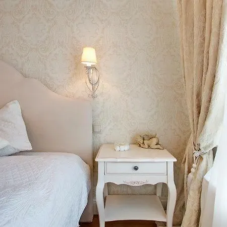 Authentic & Stylish Ozas Vilnius